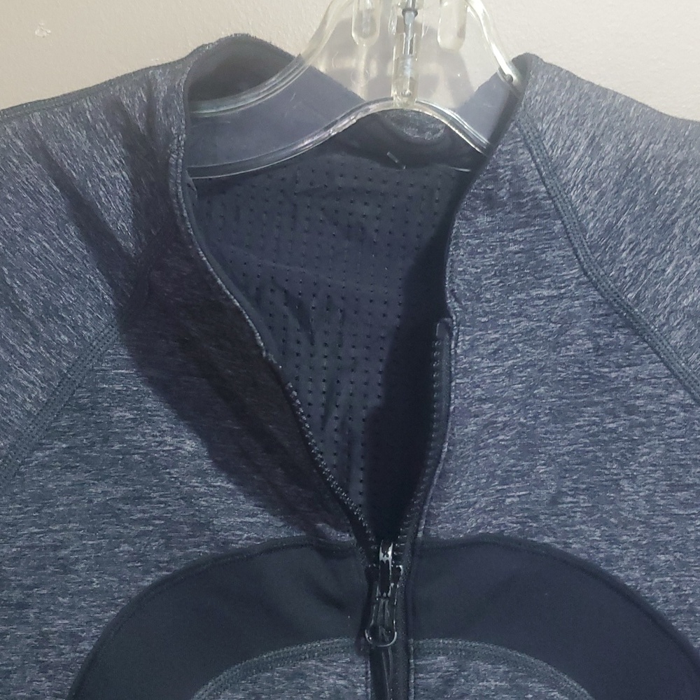 Lululemon Gray and Black Zip-Up Lined Jacket Size 4 - Picture 3 of 7